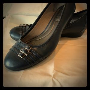 Life-stride low wedge.